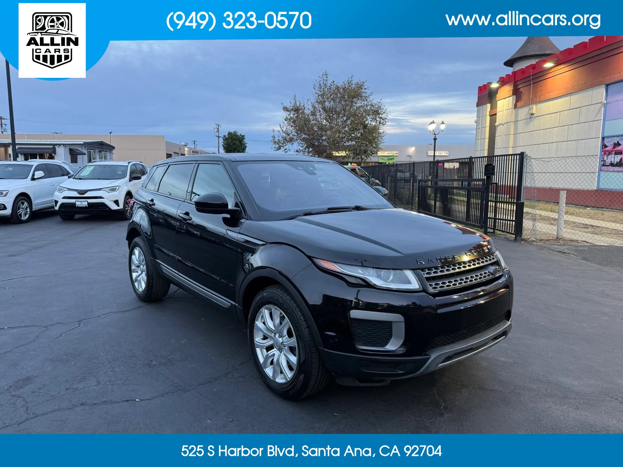 Used 2017 Land Rover Range Rover Evoque SE AWD/4WD image 3