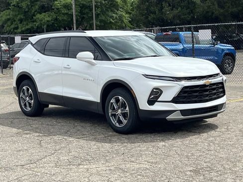 Used 2024 Chevrolet Blazer LT w/ Convenience Package FWD image 8