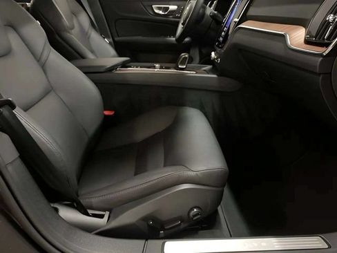 Used 2025 Volvo V60 B5 Cross Country Plus AWD/4WD image 78