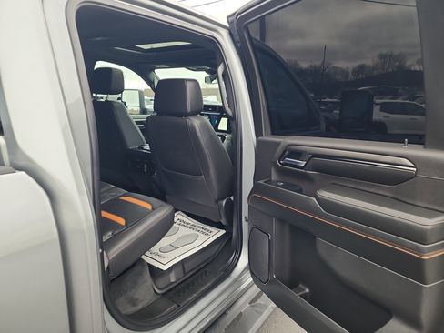 Certified 2024 GMC Sierra 2500 AT4 w/ AT4 Preferred Package image 37