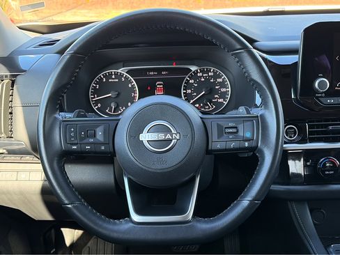 Certified 2024 Nissan Pathfinder SV image 14