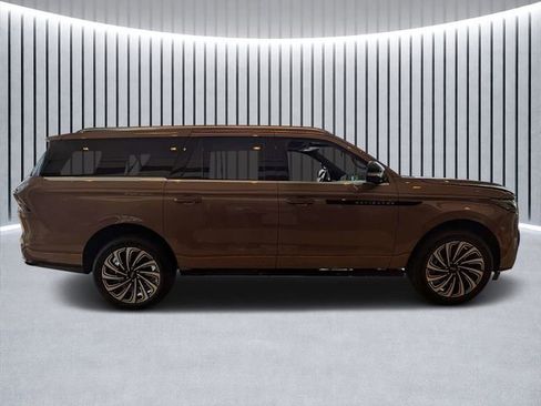New 2026 Lincoln Navigator L Black Label image 2