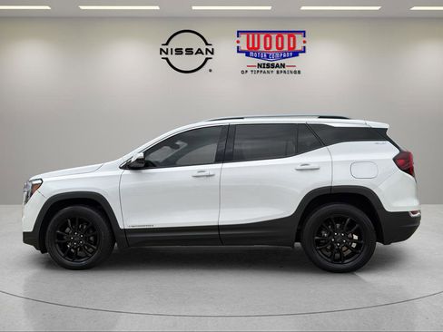 Used 2022 GMC Terrain SLT w/ Infotainment Package II AWD/4WD image 5