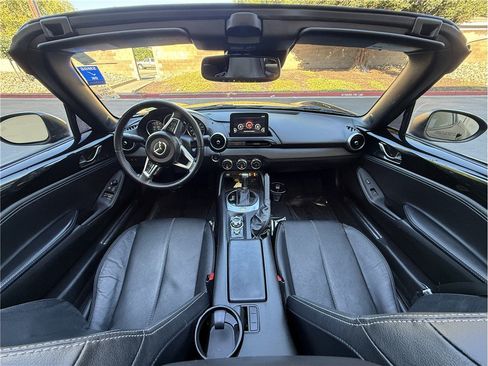 Used 2021 MAZDA MX-5 Miata RF Grand Touring RWD image 9