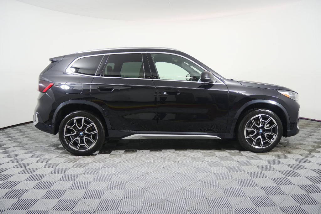 Certified 2025 BMW X1 xDrive28i w/ Convenience Package AWD/4WD image 3