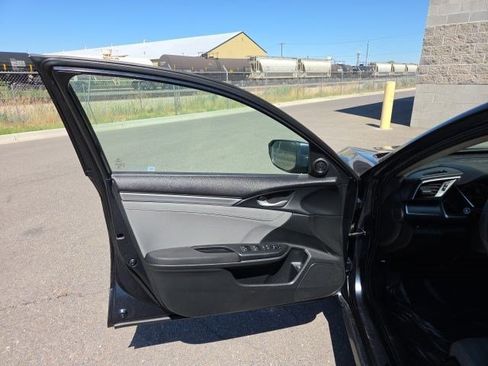 Used 2018 Honda Civic EX image 10