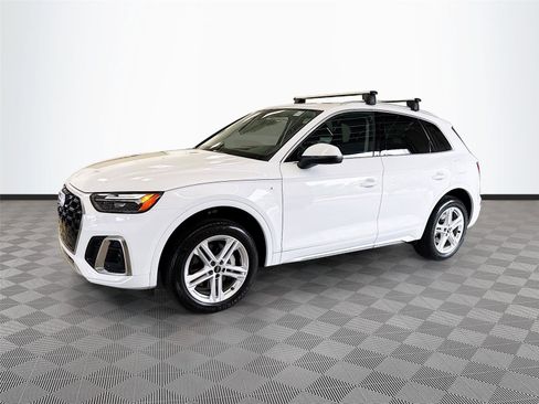 Used 2024 Audi Q5 e Premium Plus w/ Premium Plus Package AWD/4WD image 3