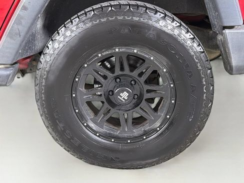 Used 2018 Jeep Wrangler Unlimited Sport S AWD/4WD image 27