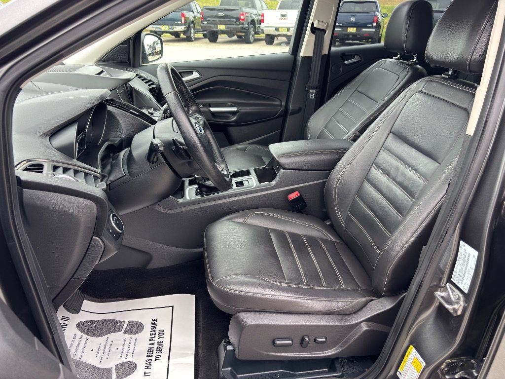 Used 2017 Ford Escape Titanium w/ Equipment Group 301A FWD image 17