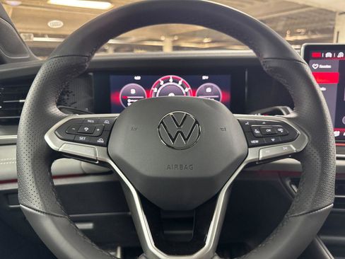 New 2026 Volkswagen Tiguan SE R-Line AWD/4WD image 22