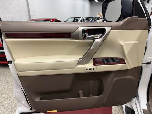 Used 2012 Lexus GX 460 w/ Comfort Plus Pkg image 19