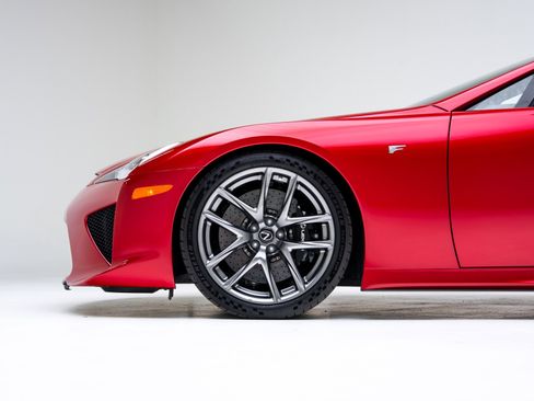 Used 2012 Lexus LFA image 10