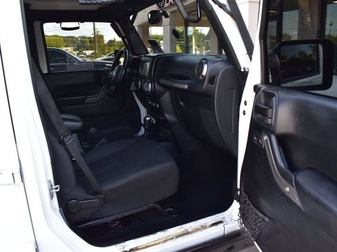Used 2016 Jeep Wrangler Unlimited Sport w/ Quick Order Package 24S AWD/4WD image 17