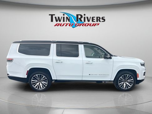 Used 2024 Jeep Grand Wagoneer L Series III AWD/4WD image 5