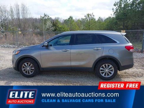 Used 2017 Kia Sorento LX image 27
