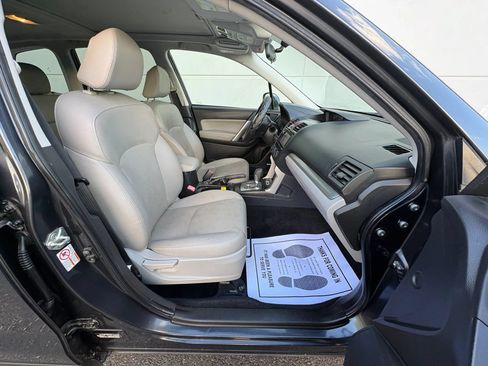 Used 2014 Subaru Forester 2.5i Touring AWD/4WD image 25