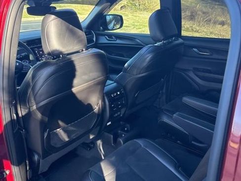 Used 2024 Jeep Grand Cherokee L Altitude image 25