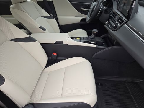 New 2025 Lexus ES 350 w/ Premium Package image 10