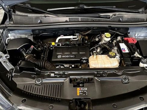 Used 2023 Buick Encore GX Essence w/ Experience Buick Package image 9