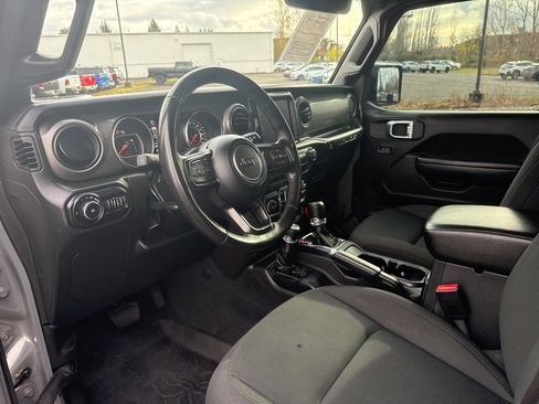 Used 2022 Jeep Wrangler Unlimited Sport image 17