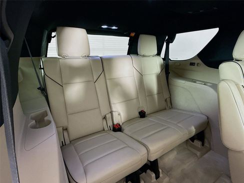 Used 2023 Cadillac Escalade Premium Luxury image 27