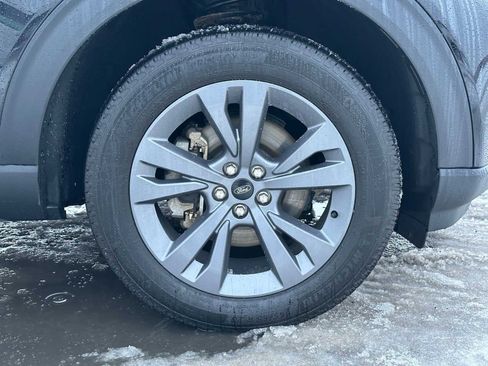 Used 2024 Ford Explorer XLT w/ Equipment Group 202A image 9