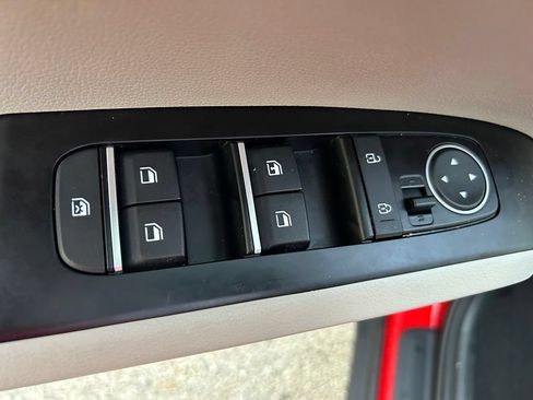 Used 2025 Kia Soul LX w/ LX Technology Package FWD image 17