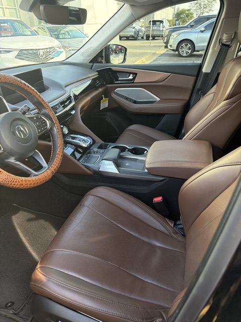 Used 2024 Acura MDX w/ Technology Package AWD/4WD image 3