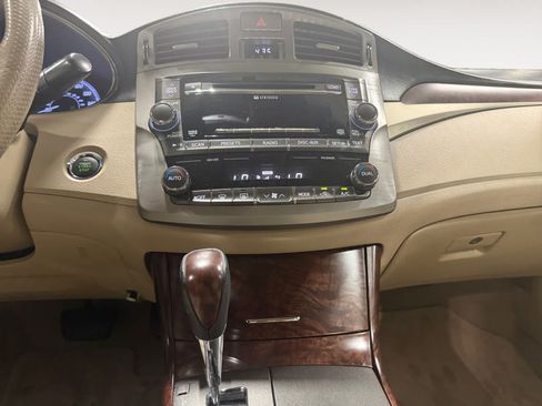 Used 2012 Toyota Avalon Limited FWD image 12