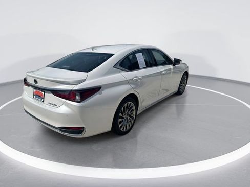 Used 2024 Lexus ES 300h Ultra Luxury w/ Accessory Package (Z2) FWD image 6