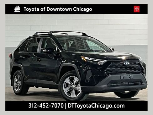 Used 2022 Toyota RAV4 XLE w/ XLE Grade Weather Package AWD/4WD image 1