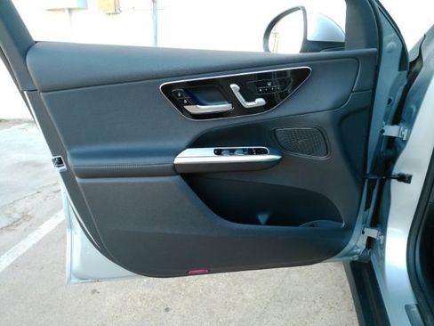 Used 2025 Mercedes-Benz GLC 300 image 13