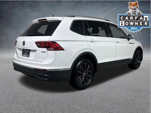 Used 2024 Volkswagen Tiguan SE image 8