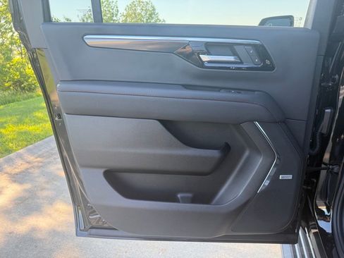 New 2026 Chevrolet Suburban RST w/ Comfort Package AWD/4WD image 14