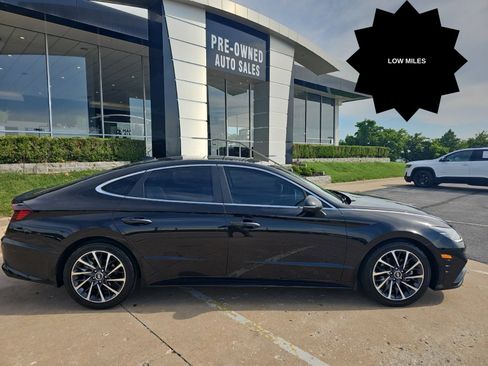 Used 2022 Hyundai Sonata Limited FWD image 2