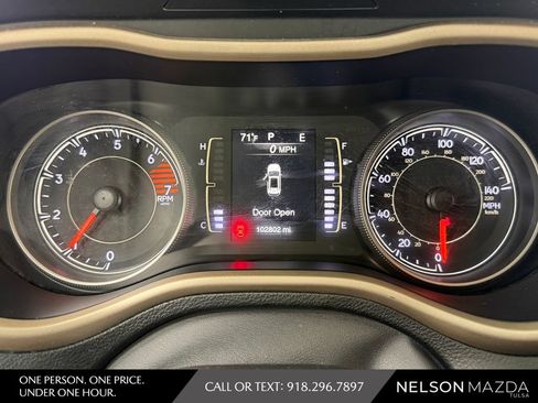 Used 2017 Jeep Cherokee Sport FWD image 23