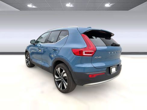 Certified 2023 Volvo XC40 B5 Ultimate w/ Protection Package Premier AWD/4WD image 3
