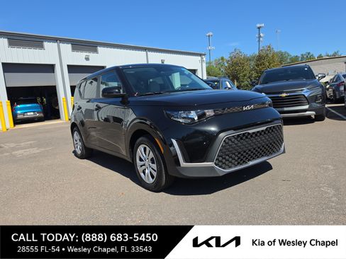 Certified 2025 Kia Soul LX FWD image 1