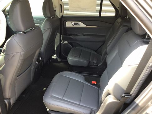 New 2026 Ford Explorer Active w/ Active Comfort Package AWD/4WD image 6