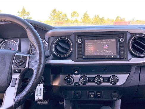 Used 2019 Toyota Tacoma SR5 image 7