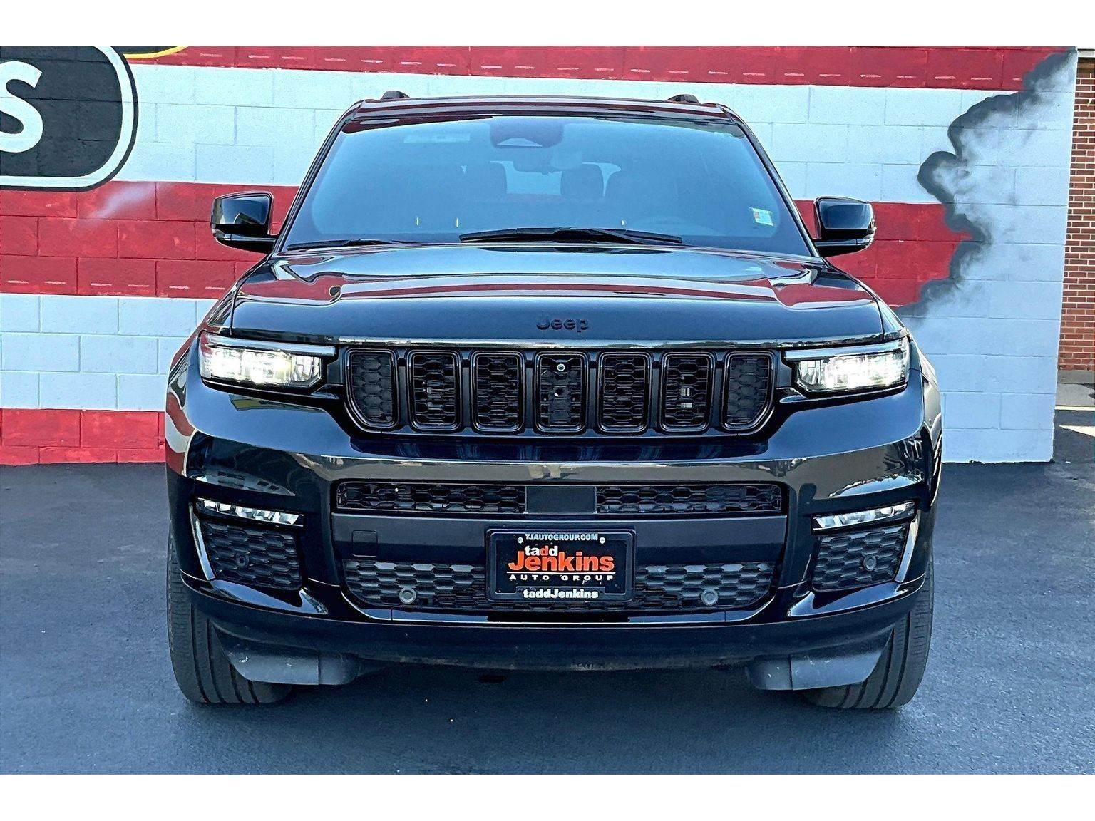 Used 2024 Jeep Grand Cherokee L Limited w/ Luxury Tech Group II AWD/4WD image 3