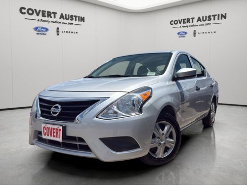 Used 2018 Nissan Versa S Plus FWD image 1