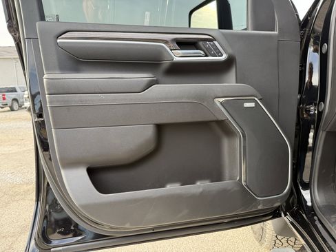 Used 2025 Chevrolet Silverado 2500 LTZ w/ Z71 Chrome Sport Edition image 12