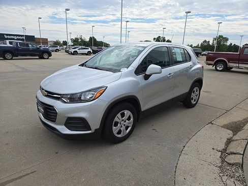 Used 2017 Chevrolet Trax LS FWD image 4