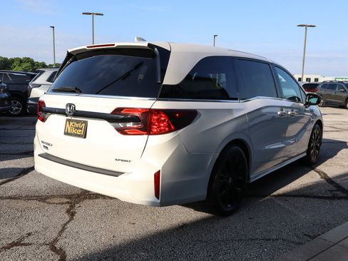 Used 2025 Honda Odyssey Sport-L image 4