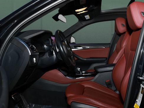Used 2023 BMW X4 xDrive30i image 11