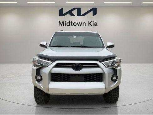 Used 2022 Toyota 4Runner SR5 Premium w/ Moonroof Package AWD/4WD image 8