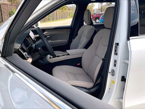 New 2026 Volvo XC90 T8 Plus AWD/4WD image 37