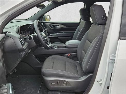 New 2026 Chevrolet Traverse LT image 15