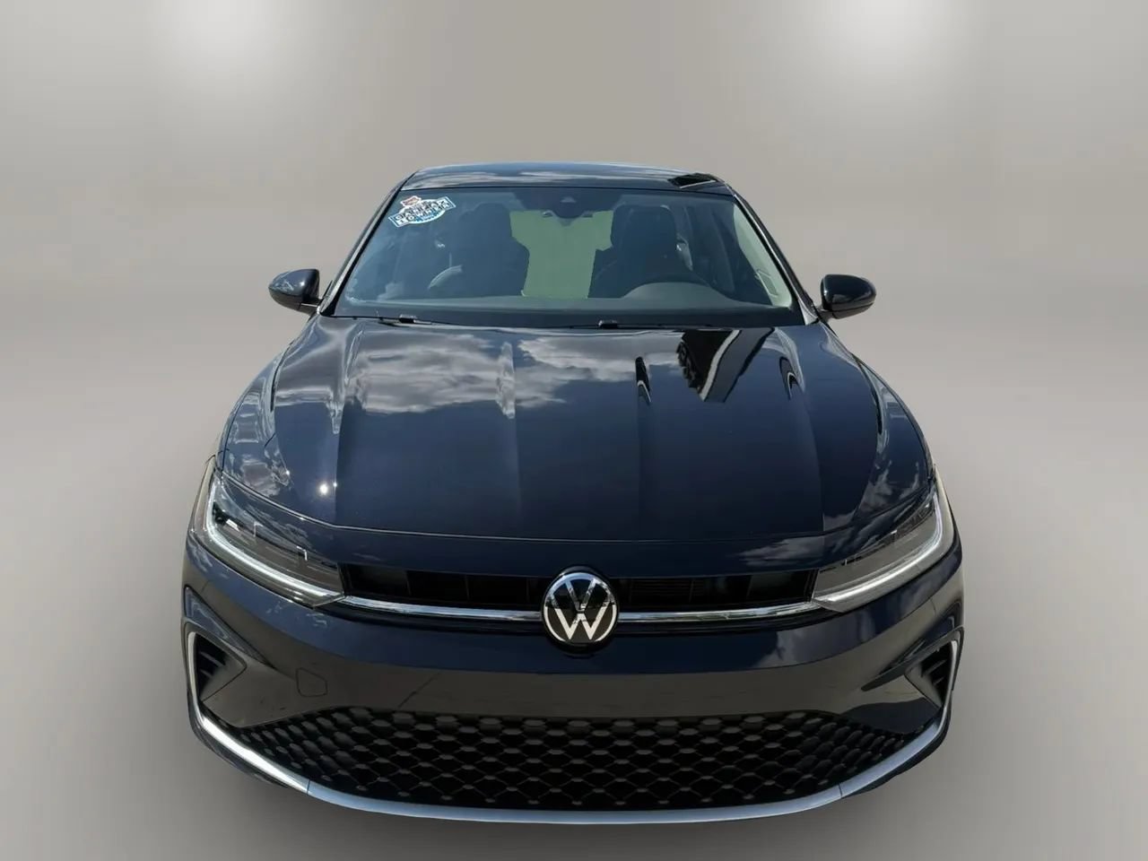 Used 2025 Volkswagen Jetta SE FWD image 2
